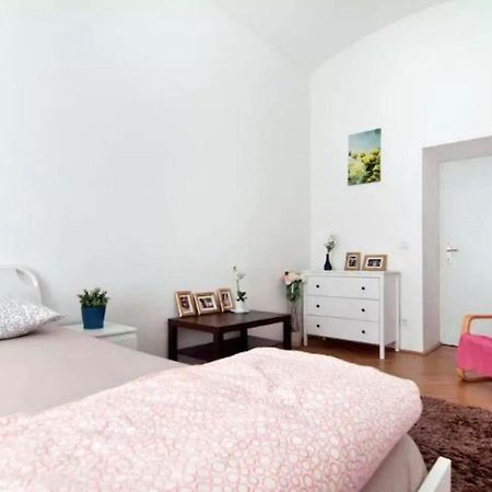 Marvelous Midtown Apartment Wien Exteriör bild